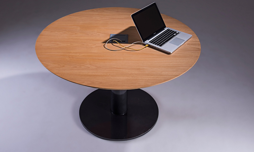 Alucast - Base de Mesa Conect